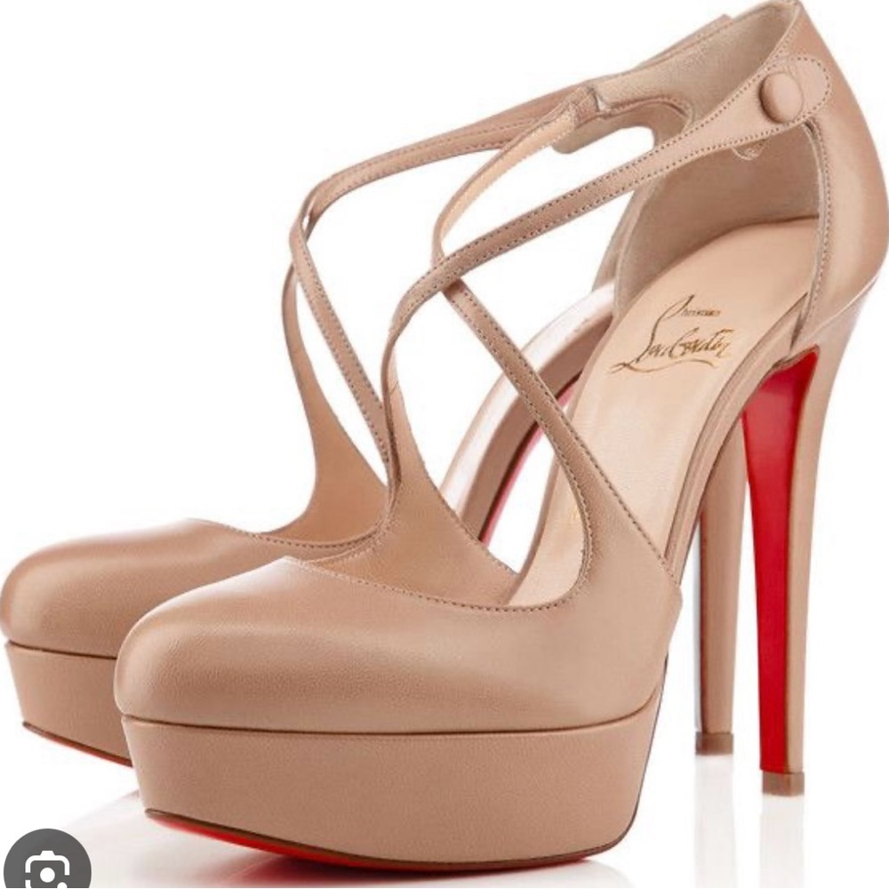 Christian Louboutin patent leather heels! Size 38.